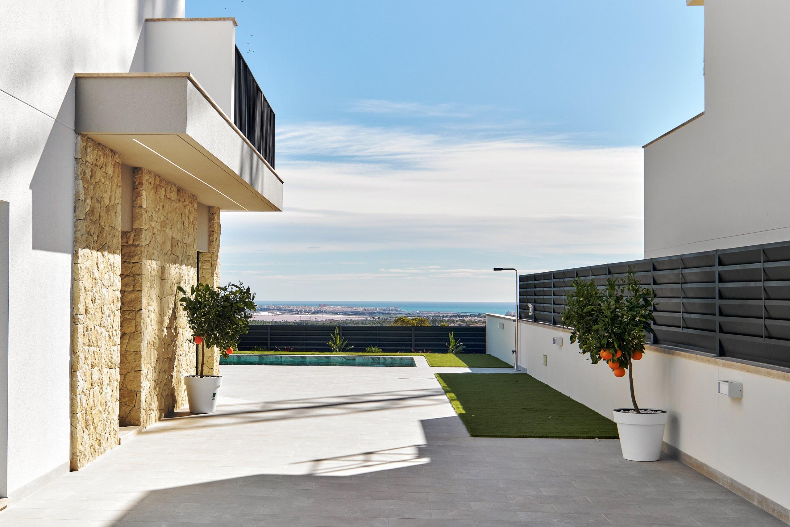 Street-facing view of new-build villa and plot in Bellavista, San Miguel De Salinas