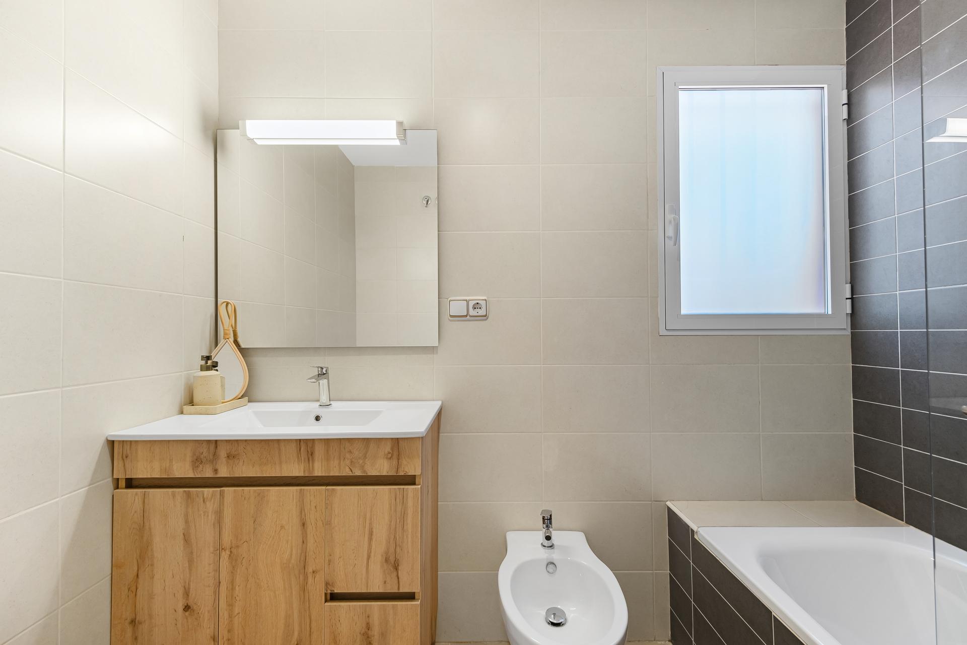 Wardrobe interior with hanging rail and shelving, 1-bedroom apartment, Los Dolses