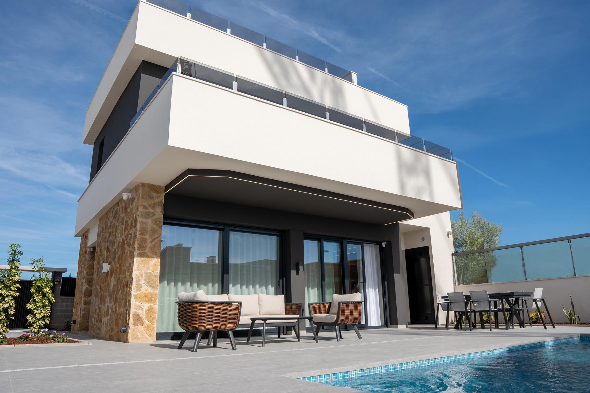 Front elevation of 3-bedroom new-build villa in Lo Marabú, Rojales