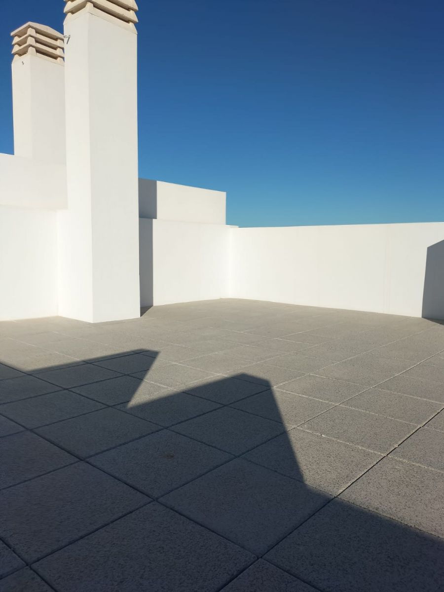 Communal pool and grounds of residential complex, Desamparados-Hurchillo-Torremendo