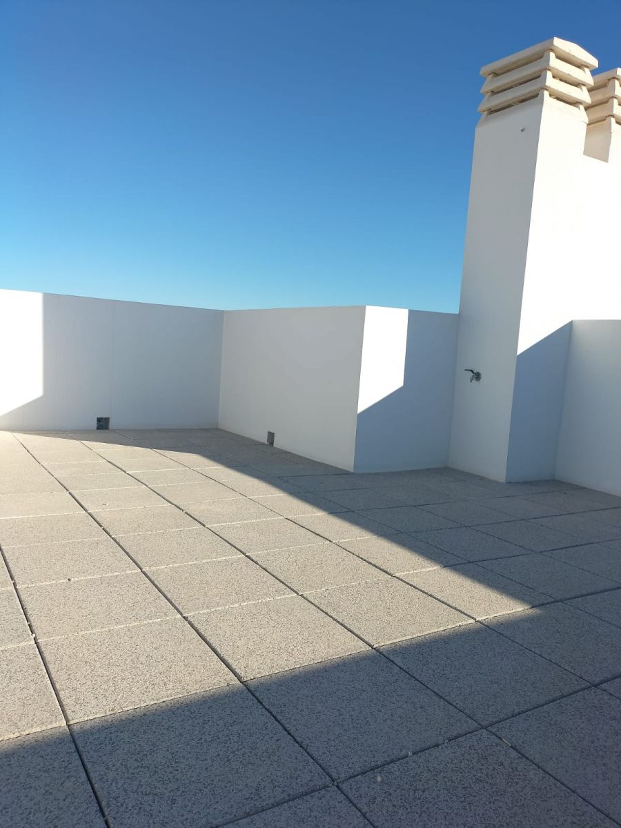 Building detail showing new-build construction quality, Desamparados-Hurchillo-Torremendo