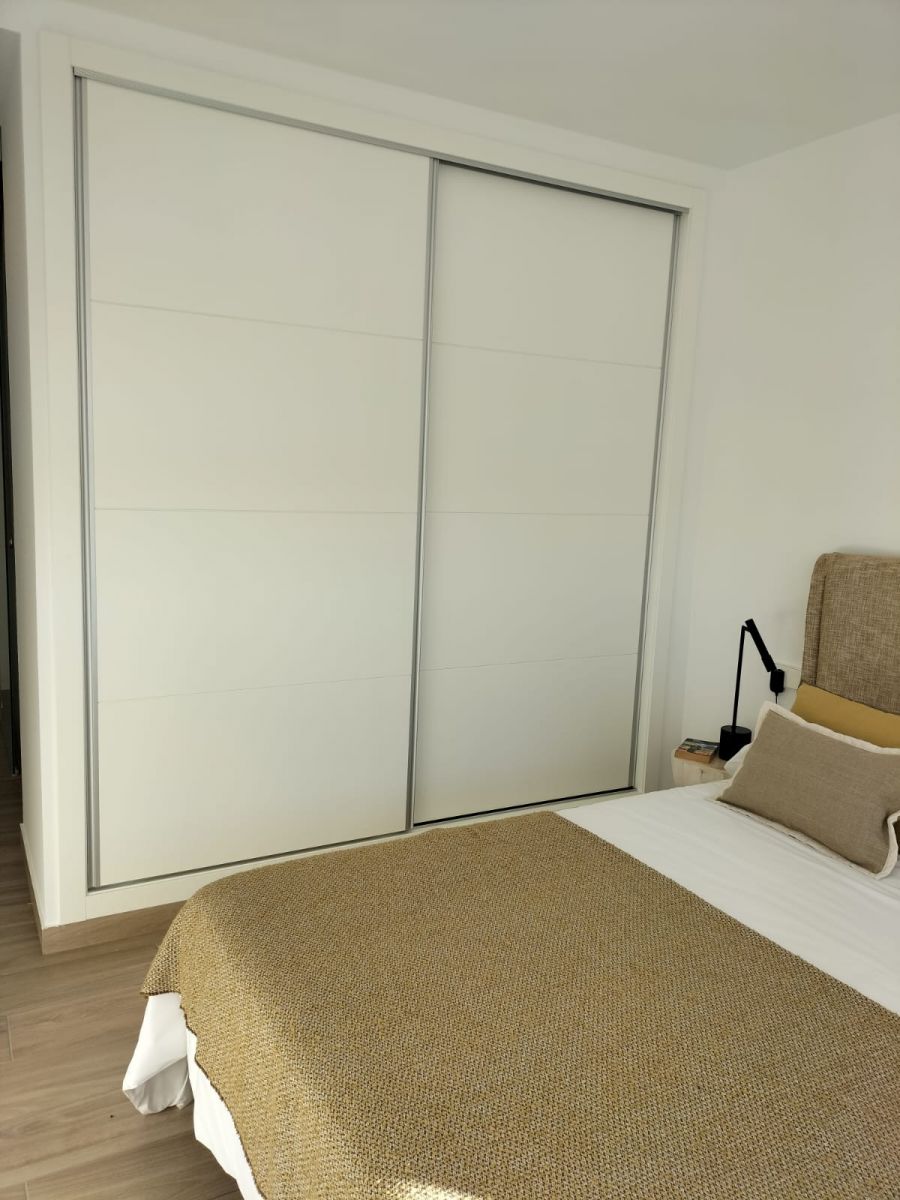 Kitchen area with fitted units in apartment, Desamparados-Hurchillo-Torremendo, Orihuela