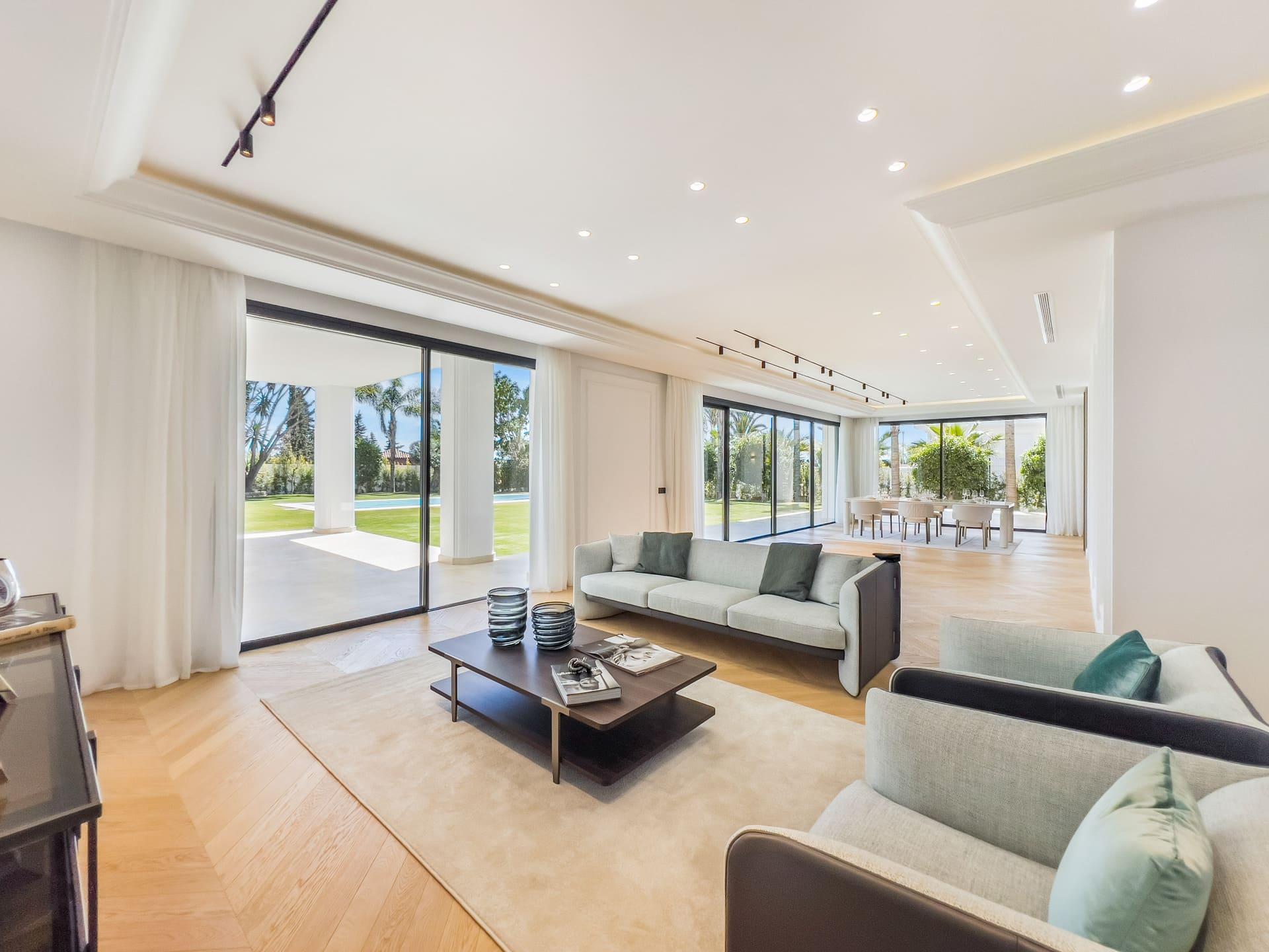 Master en-suite bathroom with contemporary fittings, new-build villa, Las Lomas de Río Verde