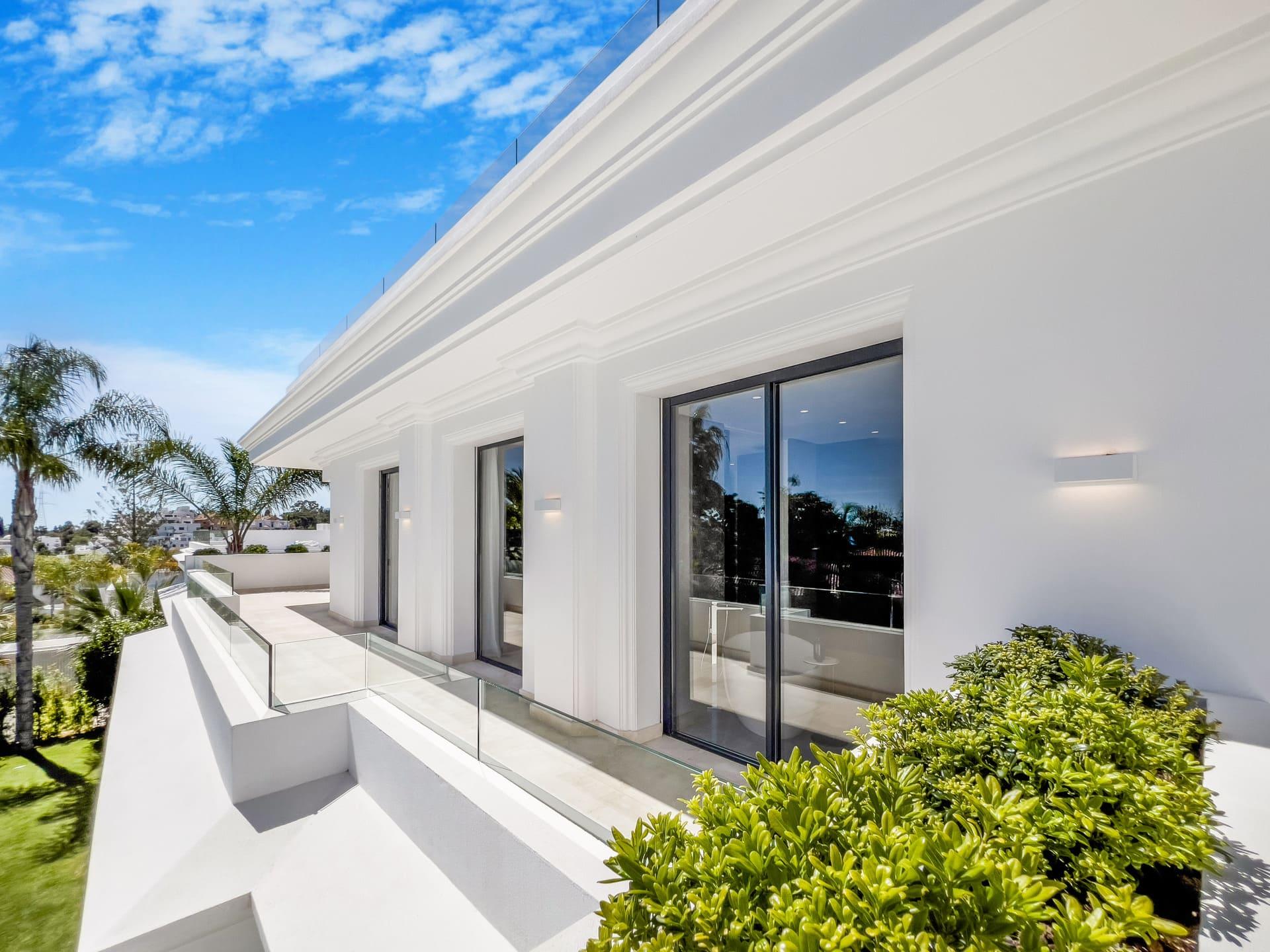 Kitchen showing fitted units and worktops, new-build villa, Las Lomas de Río Verde, Marbella