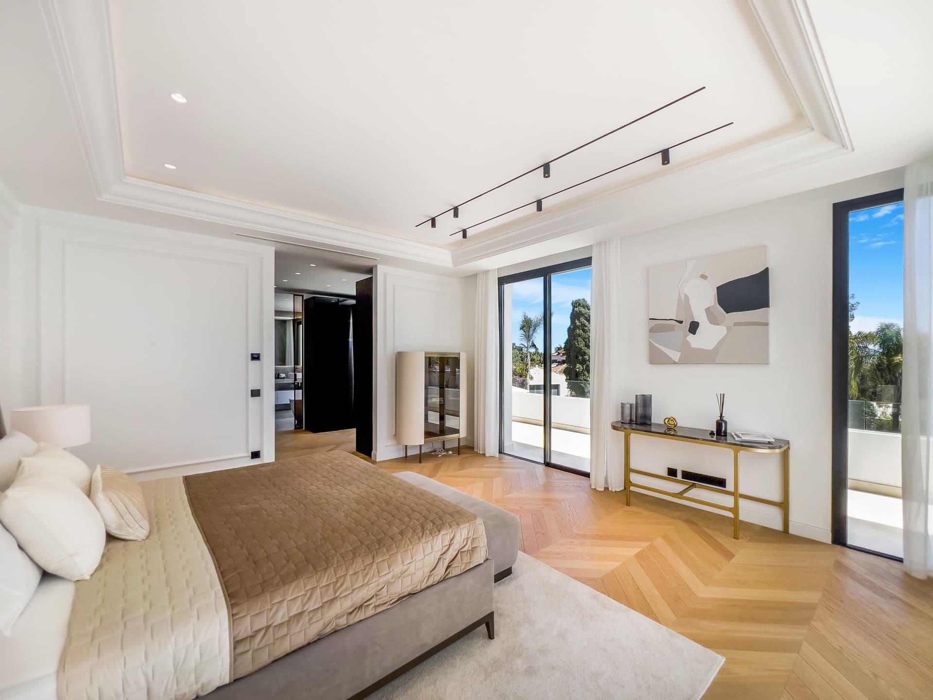 Covered terrace at ground level, new-build villa, Las Lomas de Río Verde, Marbella