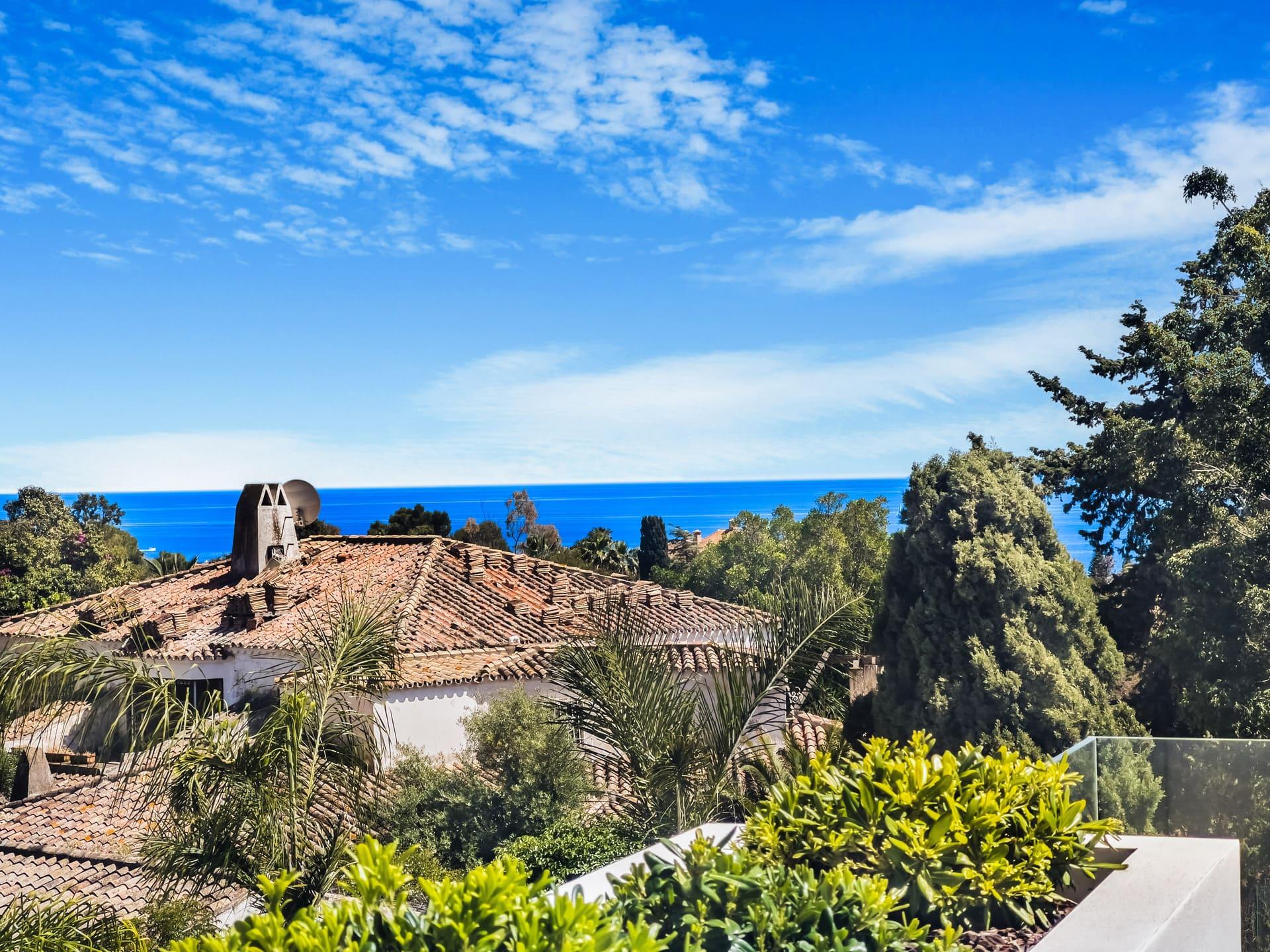 Fifth bedroom with built-in wardrobes, new-build villa, Las Lomas de Río Verde, Marbella