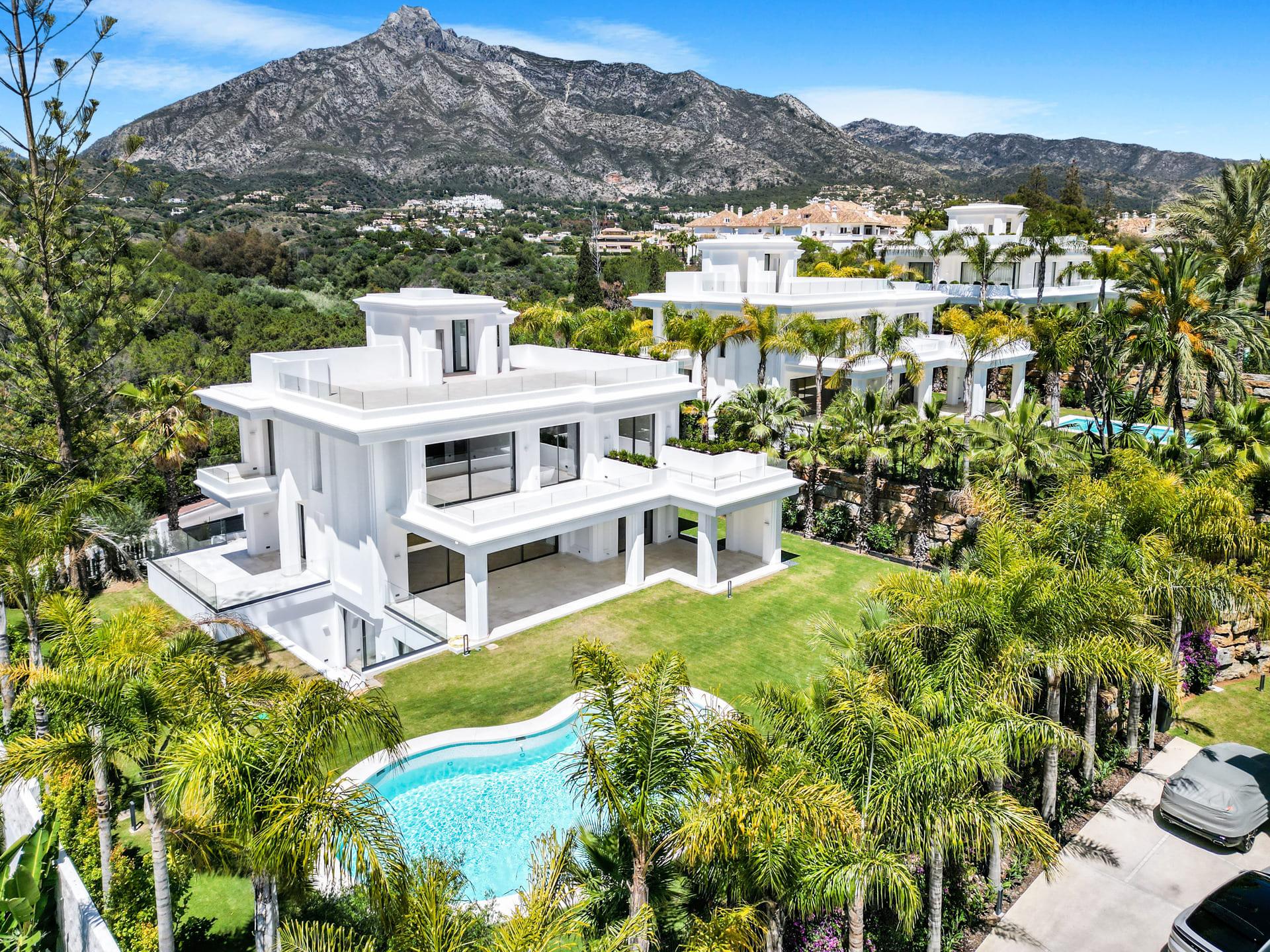 Terrace with outdoor furniture and garden backdrop, 6-bedroom villa, Las Lomas de Río Verde, Marbella