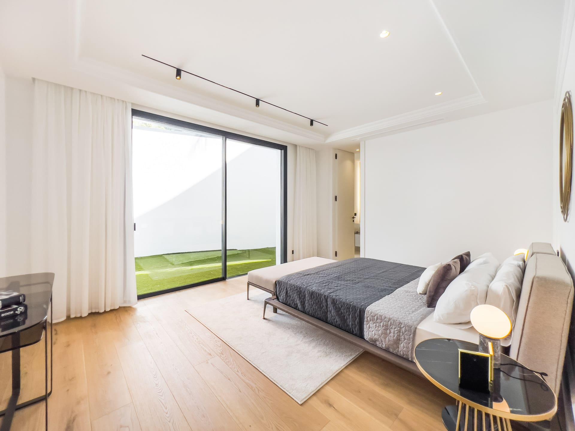Rooftop solarium with open aspects, new-build villa, Las Lomas de Río Verde, Marbella