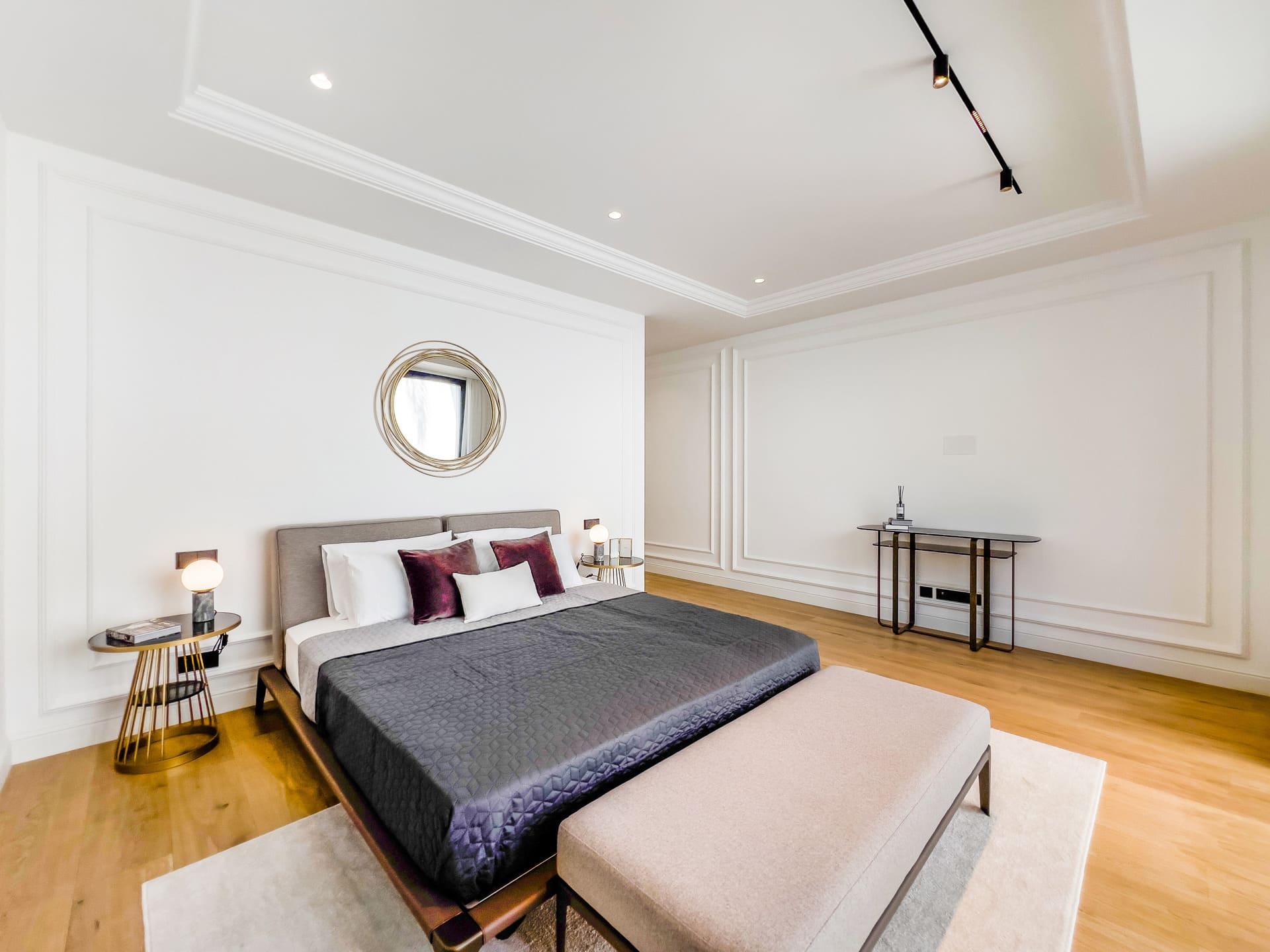 Open-plan living and dining area with large windows, 6-bedroom villa, Las Lomas de Río Verde