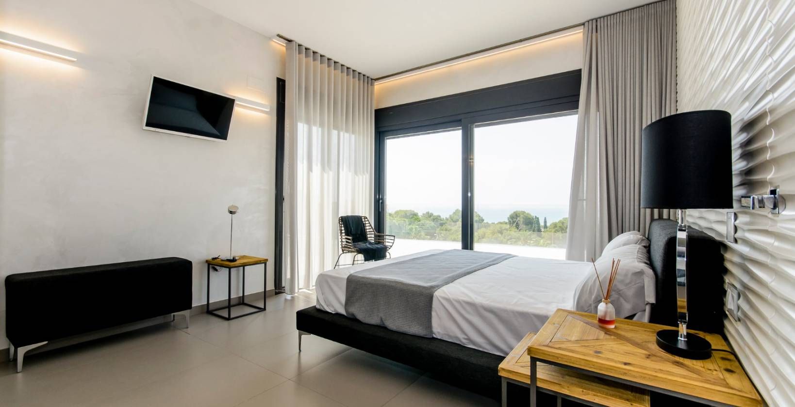 Main bedroom with built-in wardrobes in new-build villa, Campoamor