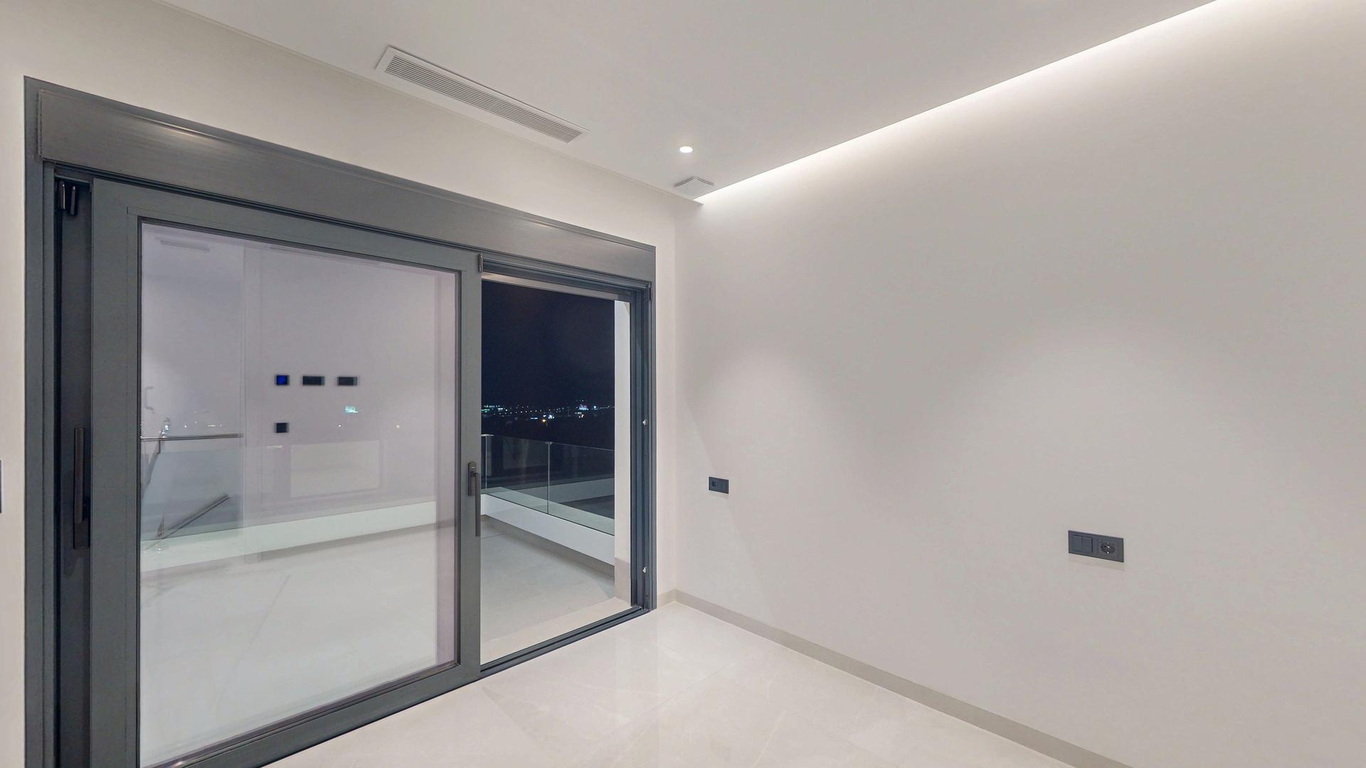 Bathroom fittings in new-build villa, Finestrat Hills