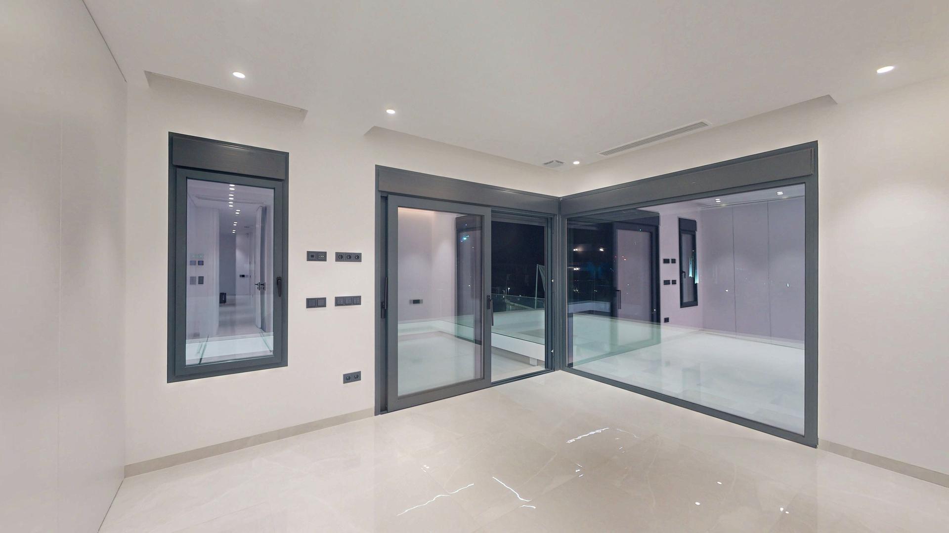 Outdoor living space on private plot of new-build villa, Finestrat Hills
