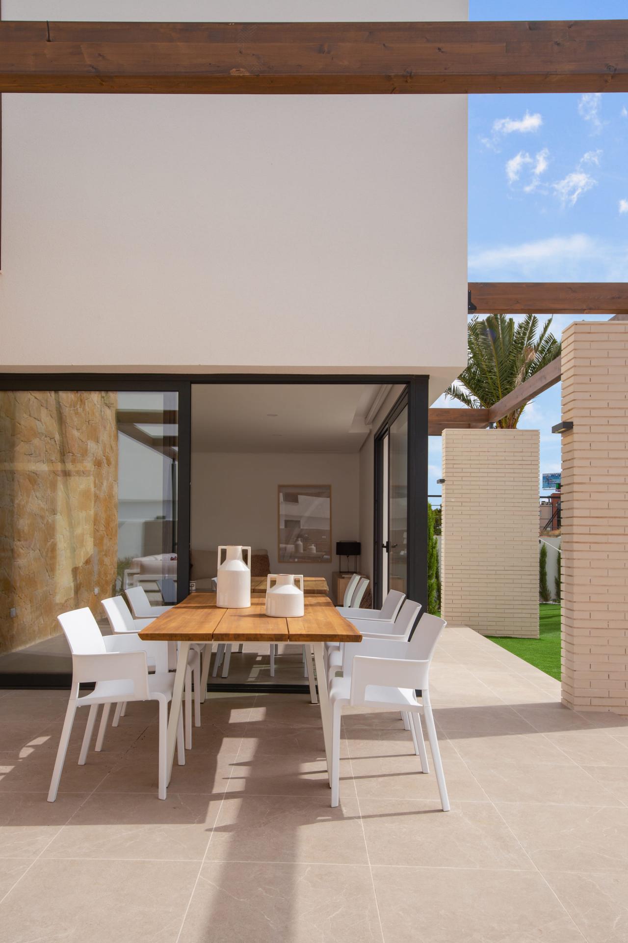 Solarium with surrounding roofline, 4-bedroom new-build villa, Campoamor