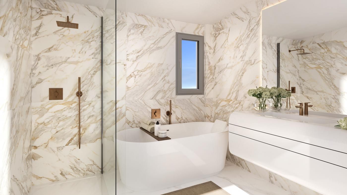 Second bathroom in top-floor new-build penthouse, 1ª Línea de Playa, Benalmádena