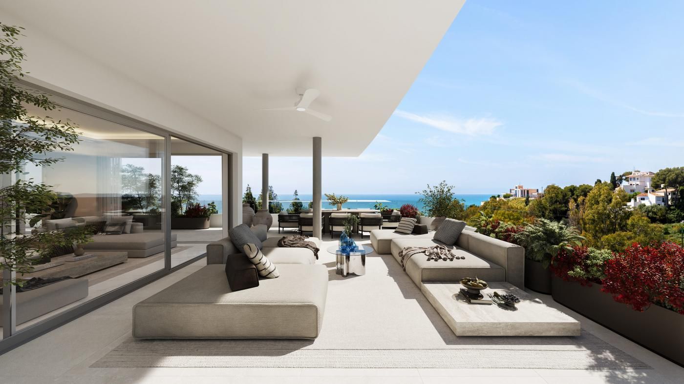 Communal garden area at new-build coastal development, 1ª Línea de Playa, Benalmádena