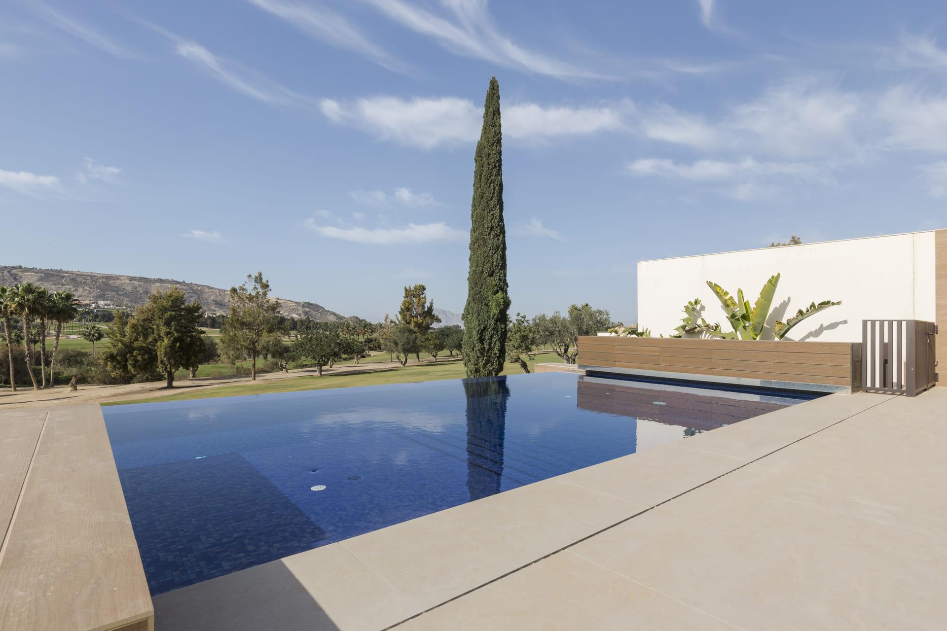 Exterior wall finish detail on new-build villa, Algorfa