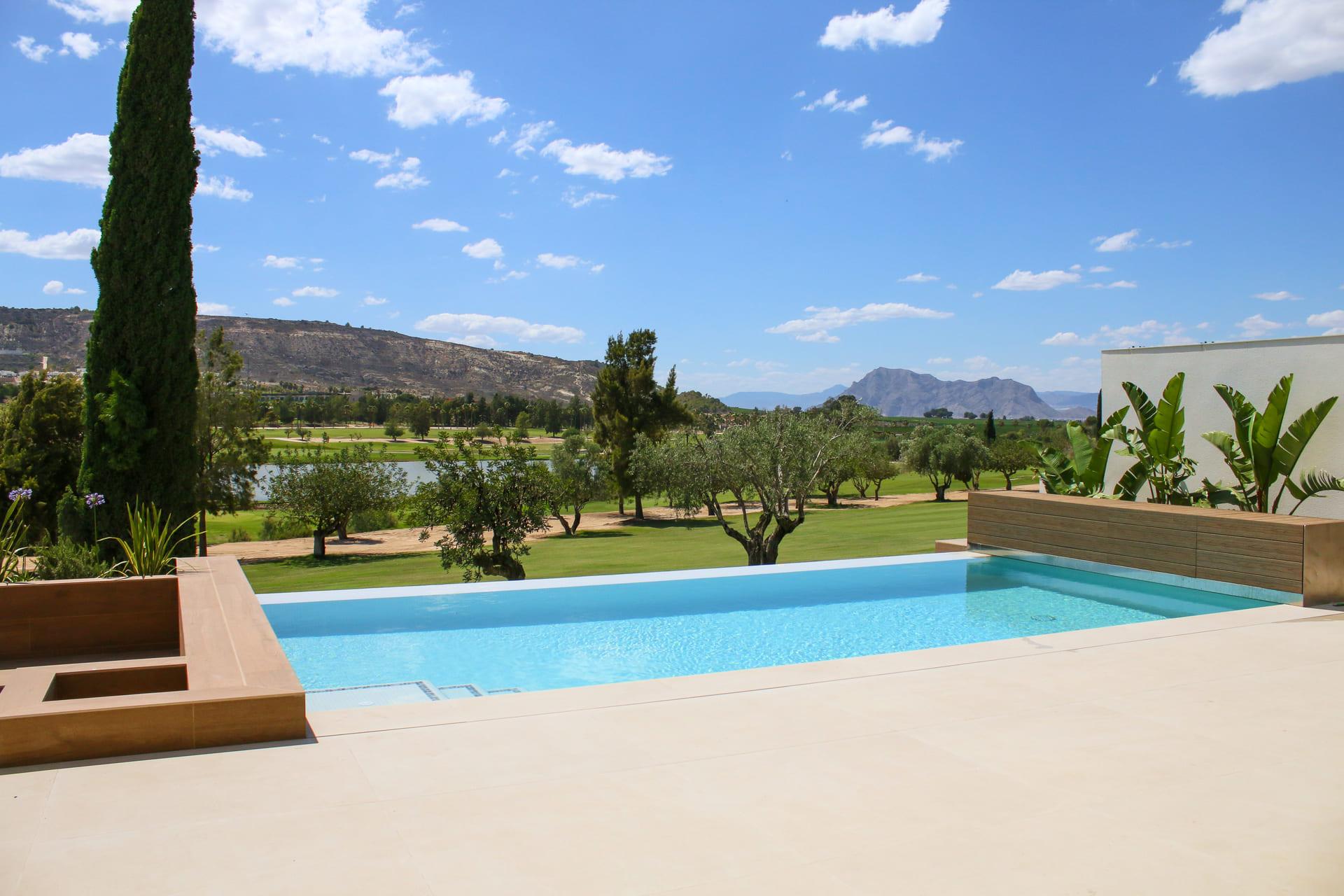 Plot boundary at 515m2 new-build villa, Algorfa
