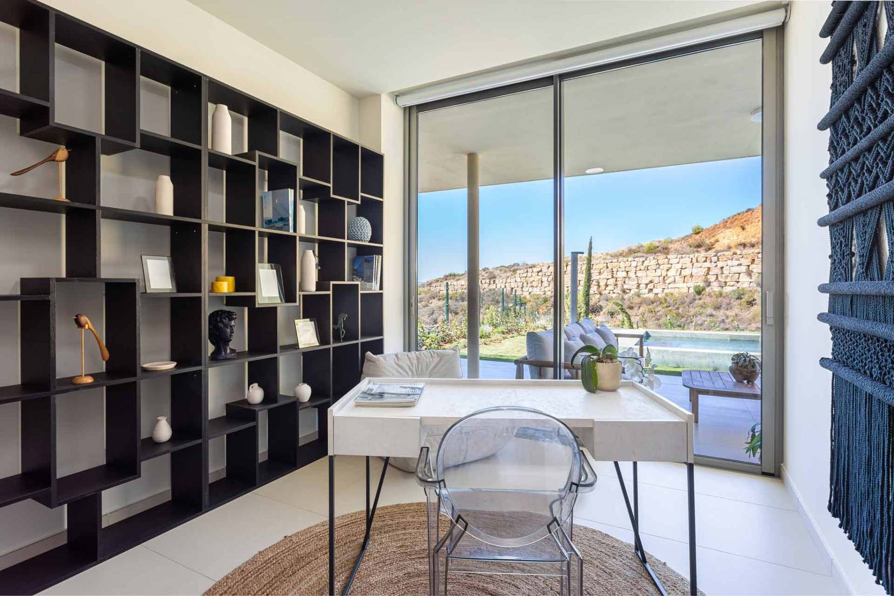 Rooftop solarium level with open sky views, El Higuerón, Fuengirola