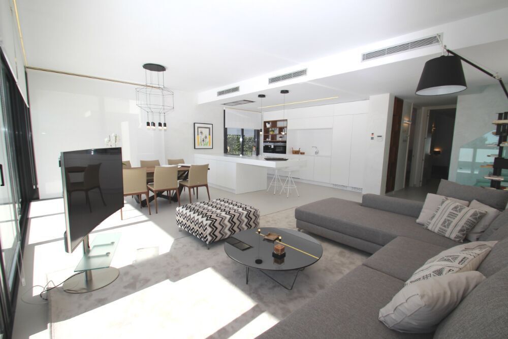 Private garden of new-build villa on 350m2 plot in Bellavista