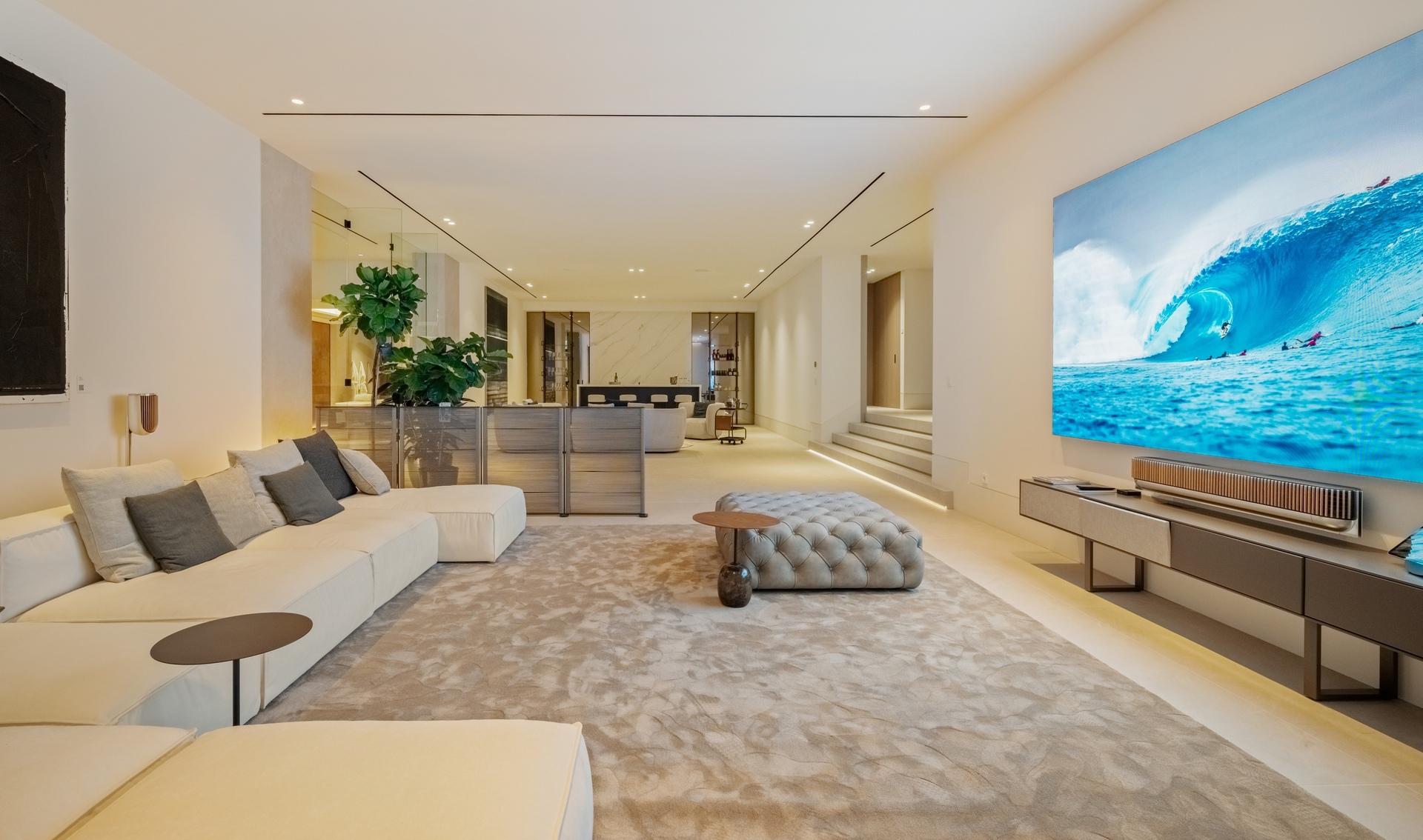 Utility room in 6-bedroom new-build villa, La Quinta, Benahavis
