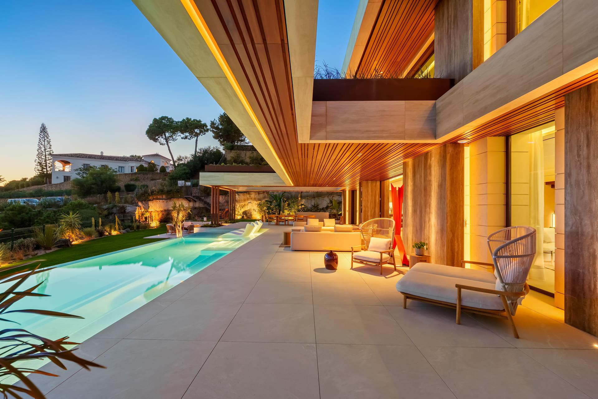 Aerial view of 870m2 villa plot in La Quinta, Benahavis