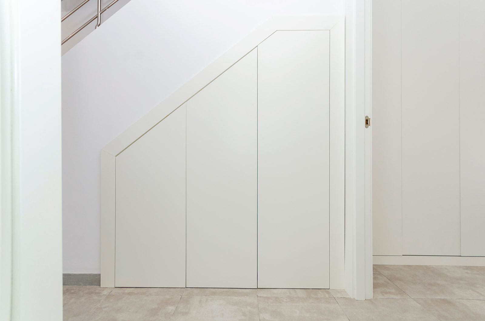 Built-in wardrobe space in bedroom, 3-bedroom villa, El Limonar