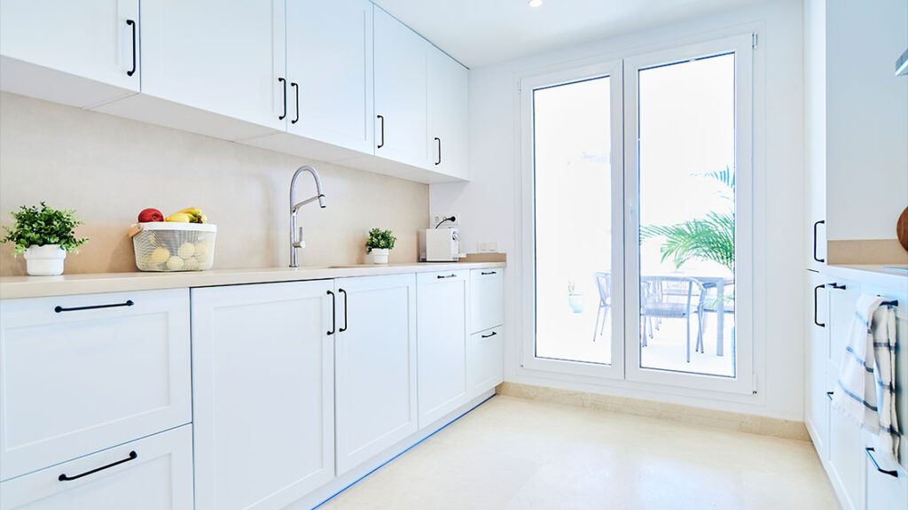 Shower enclosure in en-suite bathroom, new-build apartment, La Cerquilla