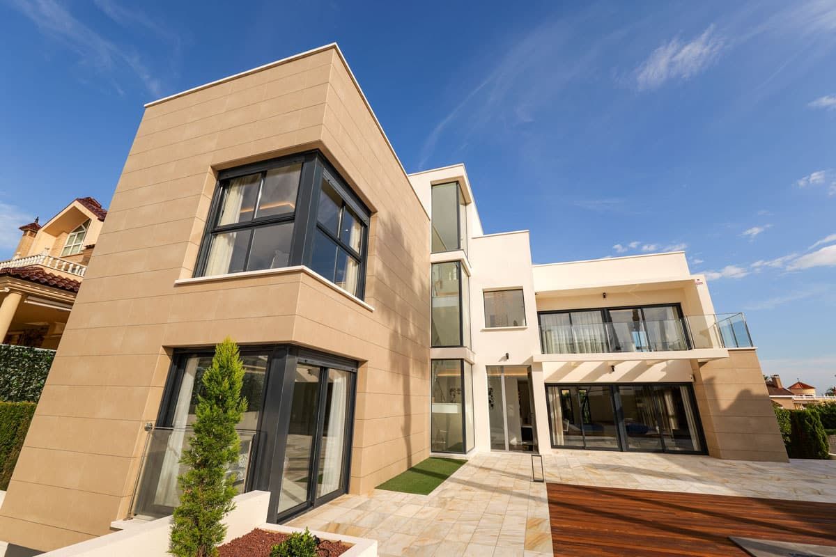 Third bedroom in 430m2 new-build villa, La Veleta, Torrevieja