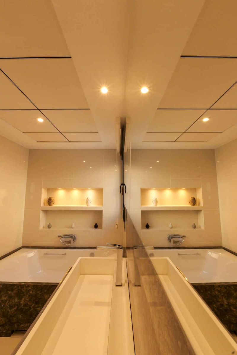 Bathroom with walk-in shower in new-build villa, La Veleta, Torrevieja