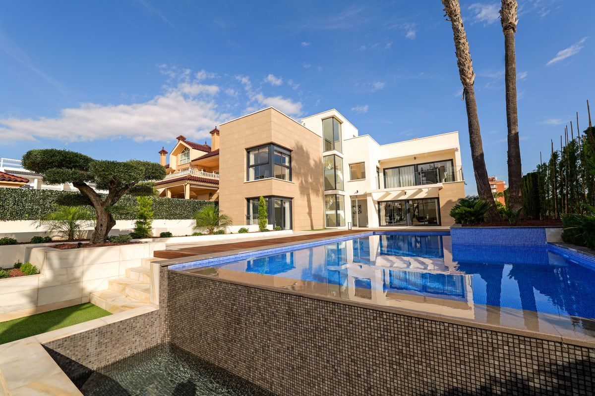 Outdoor terrace area at ground level, new-build villa, La Veleta, Torrevieja