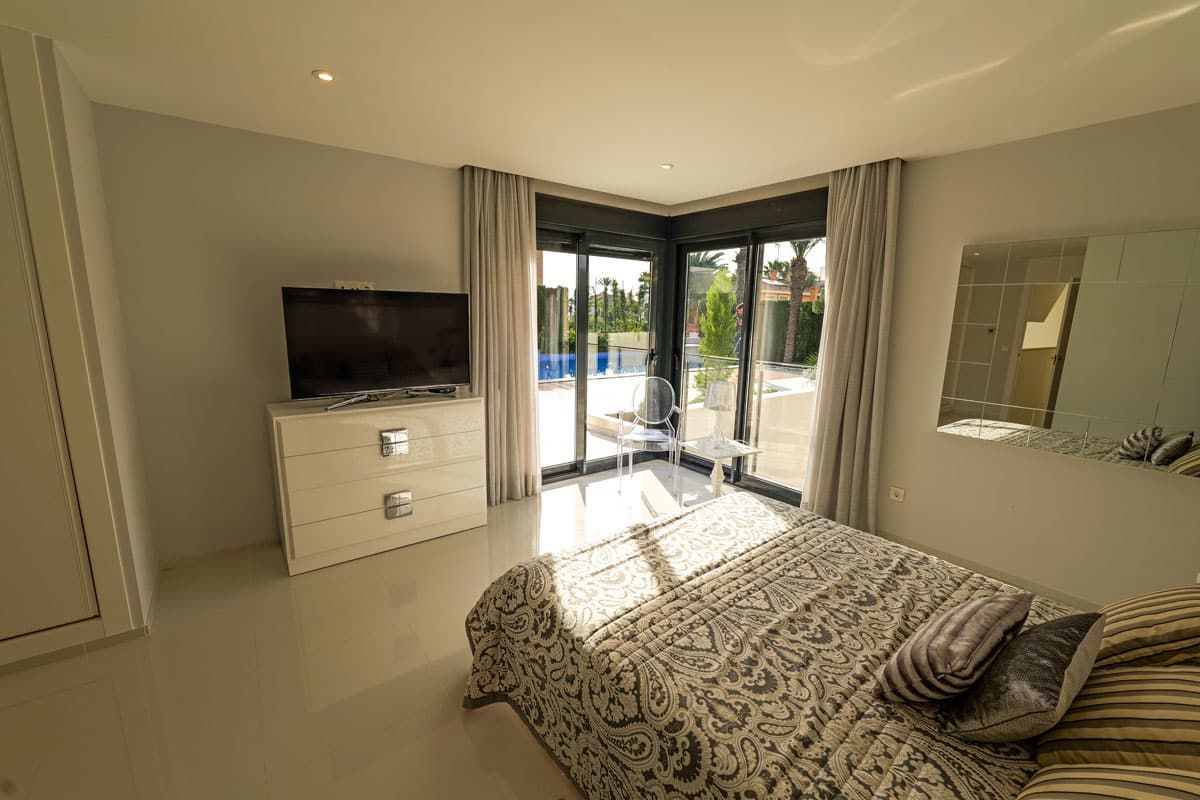 Open-plan living area with large windows in 430m2 new-build villa, La Veleta, Torrevieja