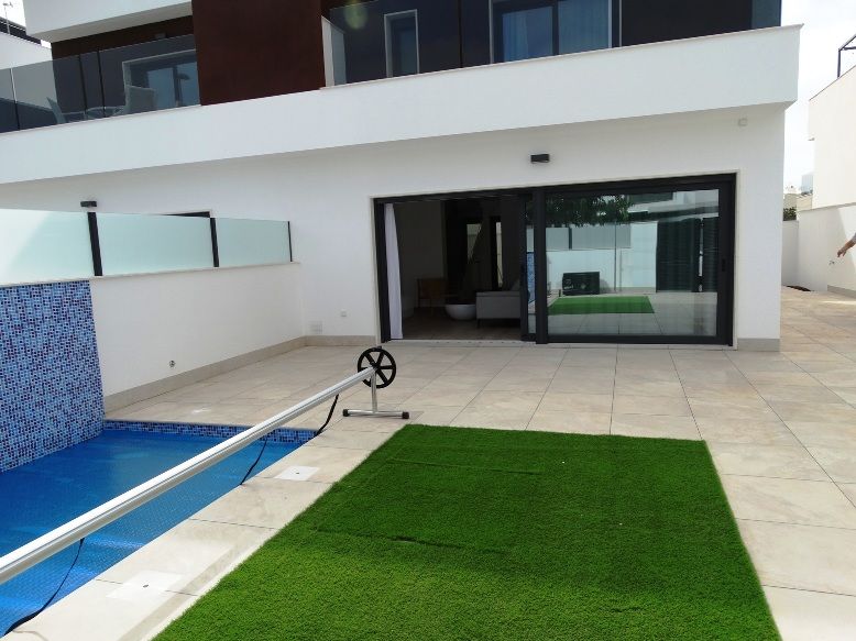 Kitchen with fitted units and worktop in new-build townhouse, Zona Pueblo, Pilar De La Horadada