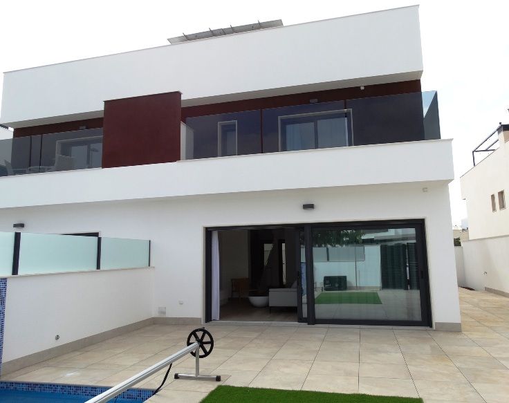 Communal walkway in new-build development, Zona Pueblo, Pilar De La Horadada