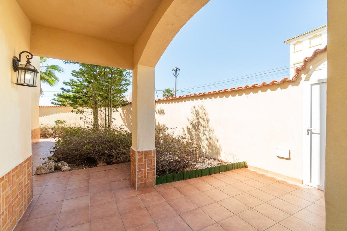 Kitchen in 4-bedroom villa, La Mata, Torrevieja