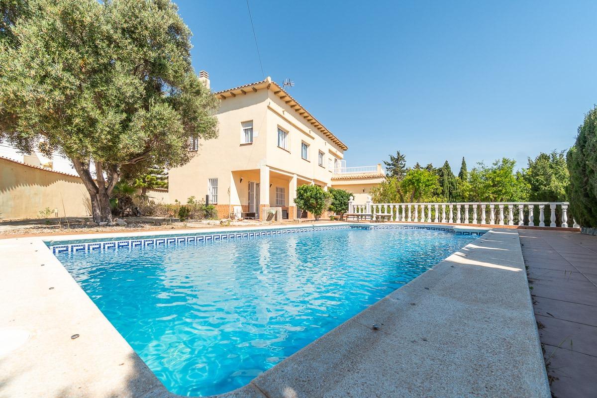 Built-in storage on first floor, La Mata villa, Torrevieja