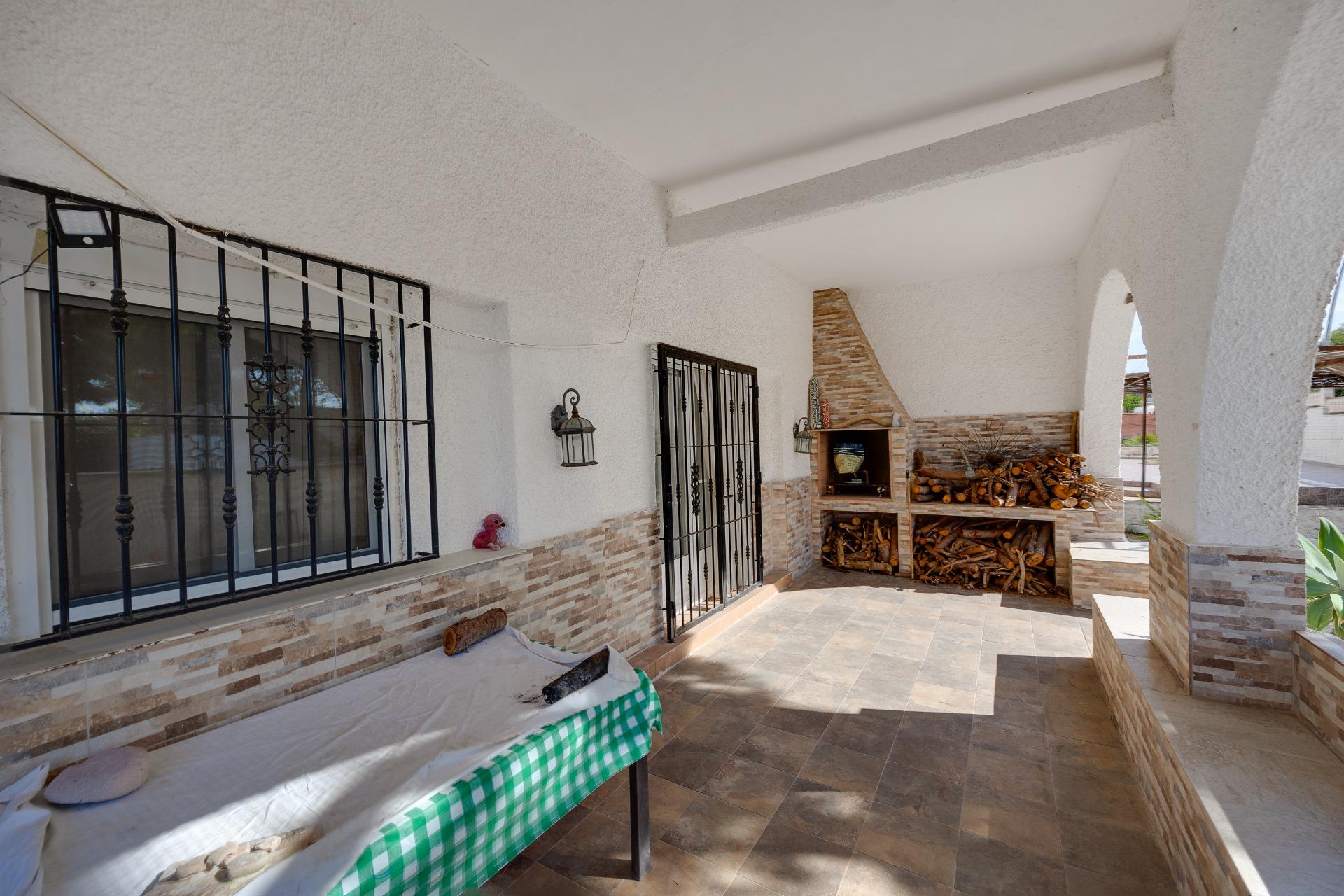 Neighbouring residential properties in Los Balcones